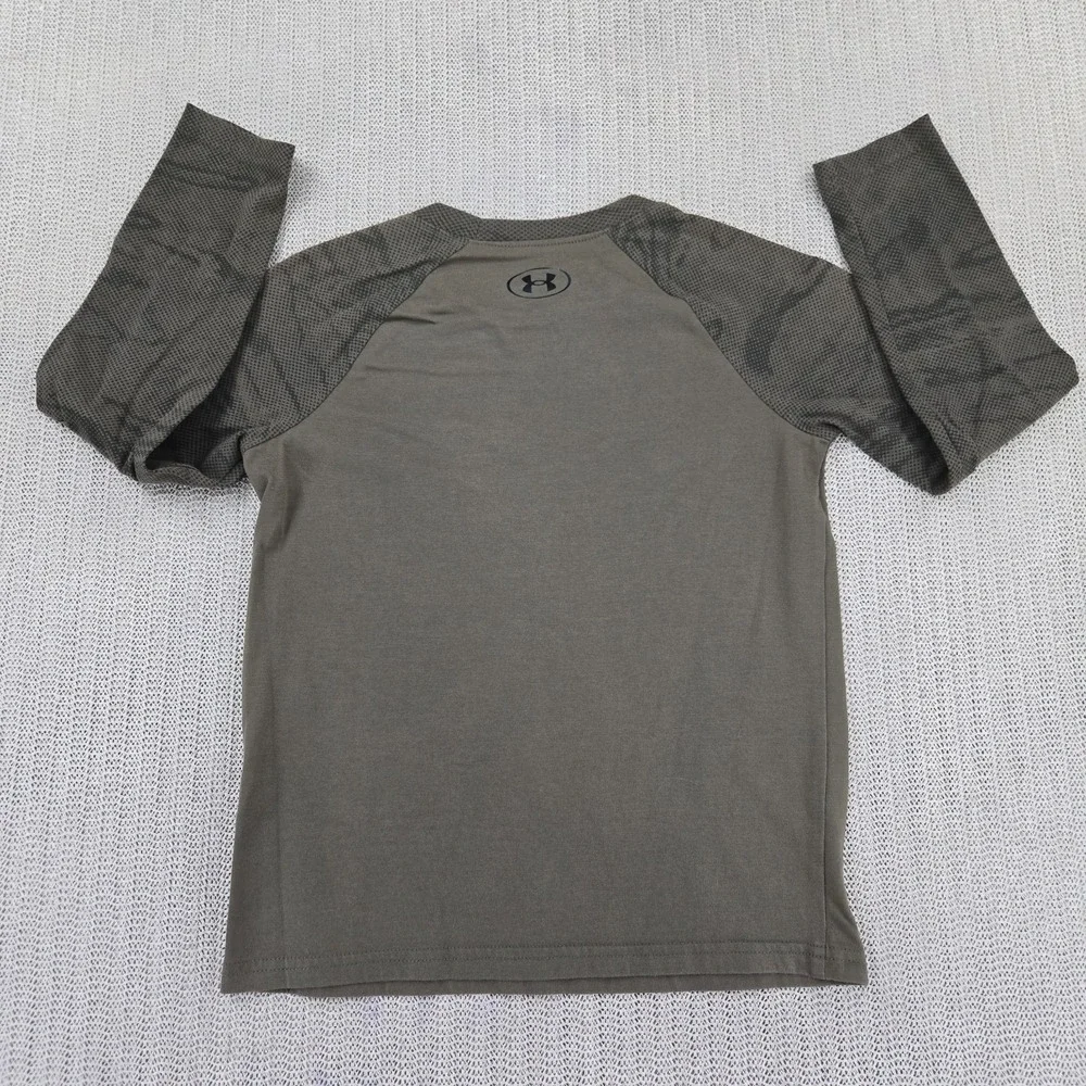 Under Armour Shirt Boys Youth Small Green Camo Loose Fit Long Sleeve Outdoor